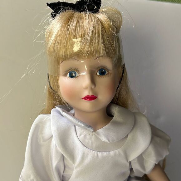 VINTAGE 1988 DISNEY COLLECTION GROLIER ALICE IN WONDERLAND PORCELAIN DOLL Number - Picture 5 of 12